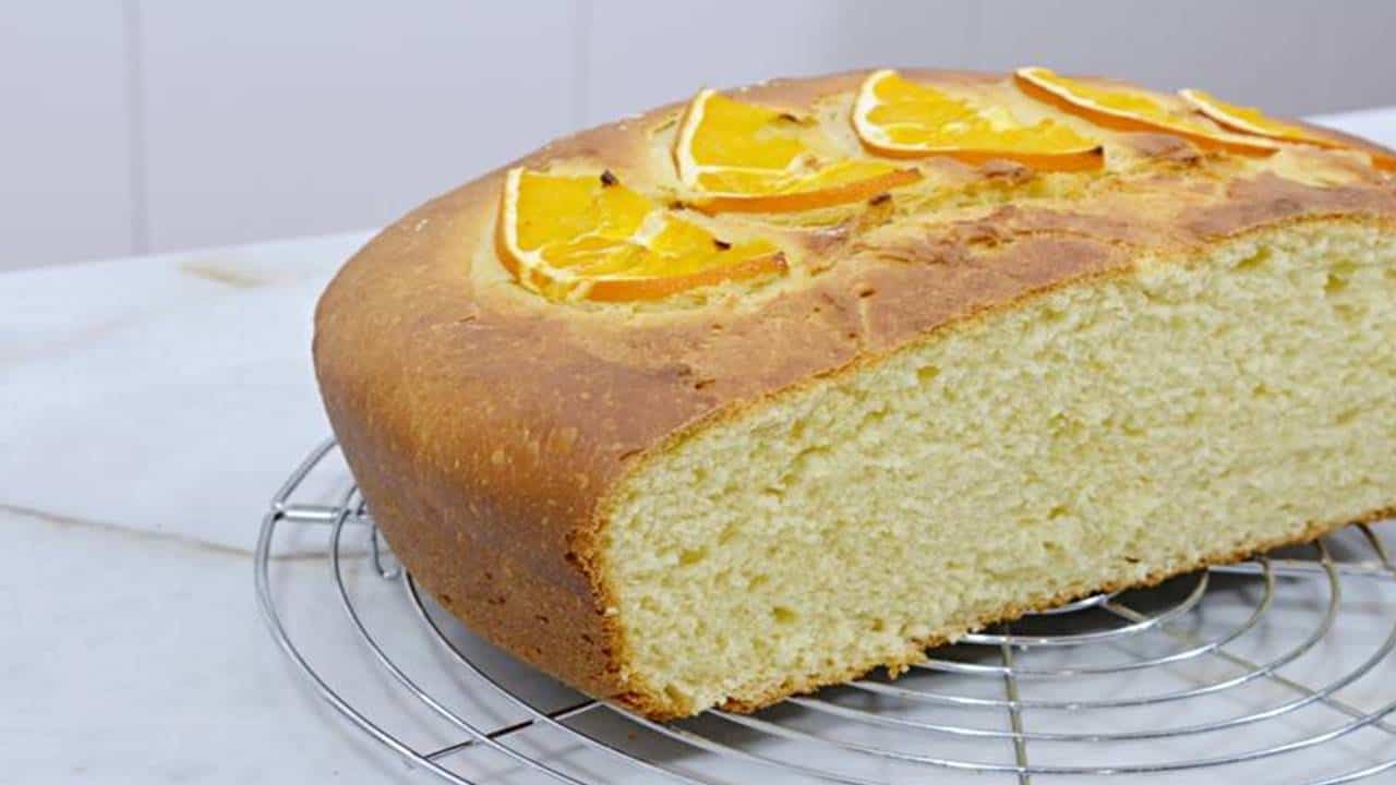 Como fazer pão caseiro de laranja fofinho e delicioso