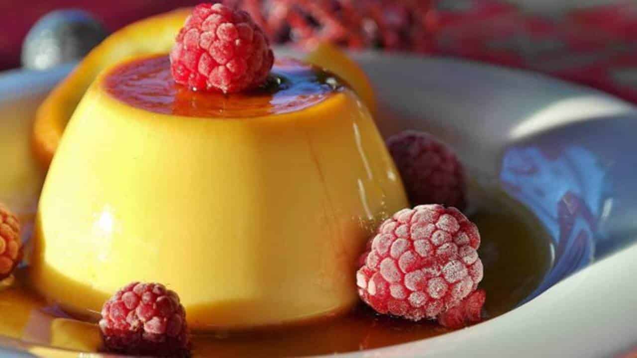 Receita deliciosa de pudim italiano com caramelo para sobremesa