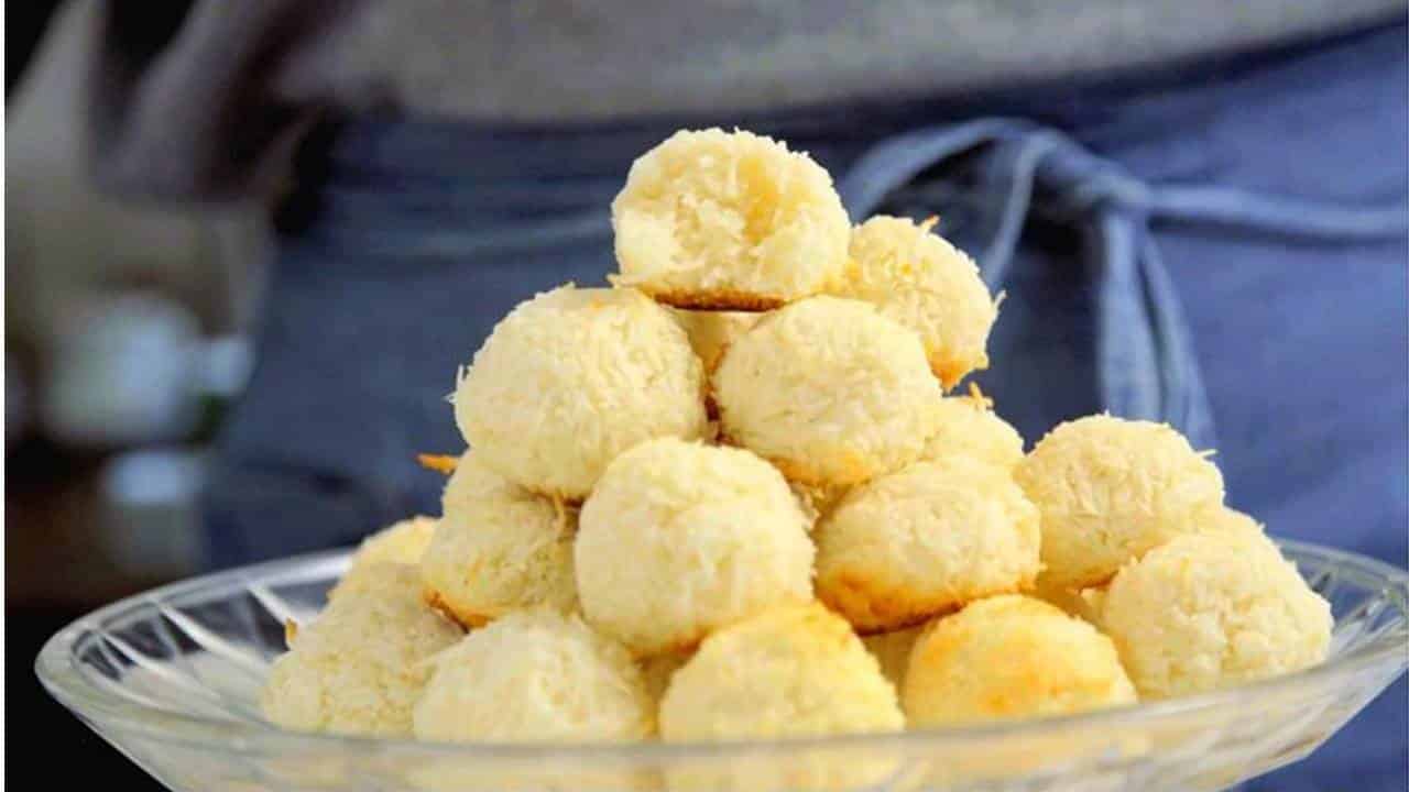 Biscoitos de coco: uma receita prática em apenas 4 passos