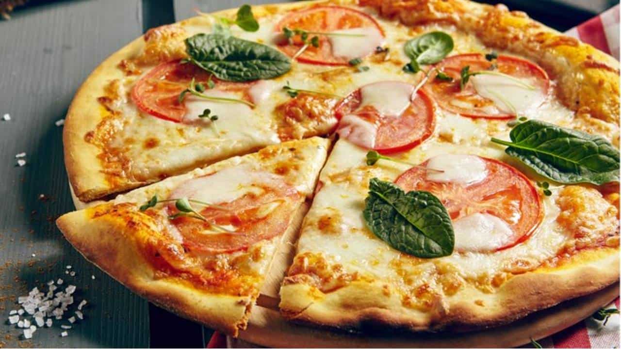 Aprenda a receita da clássica pizza margherita