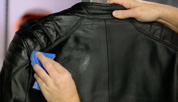 Conheça cindo dicas para limpar sua jaqueta de couro corretamente
