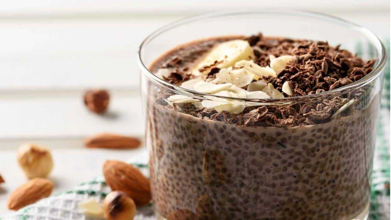 Creme de chocolate, banana e chia: sobremesa fácil, rápida e saudável