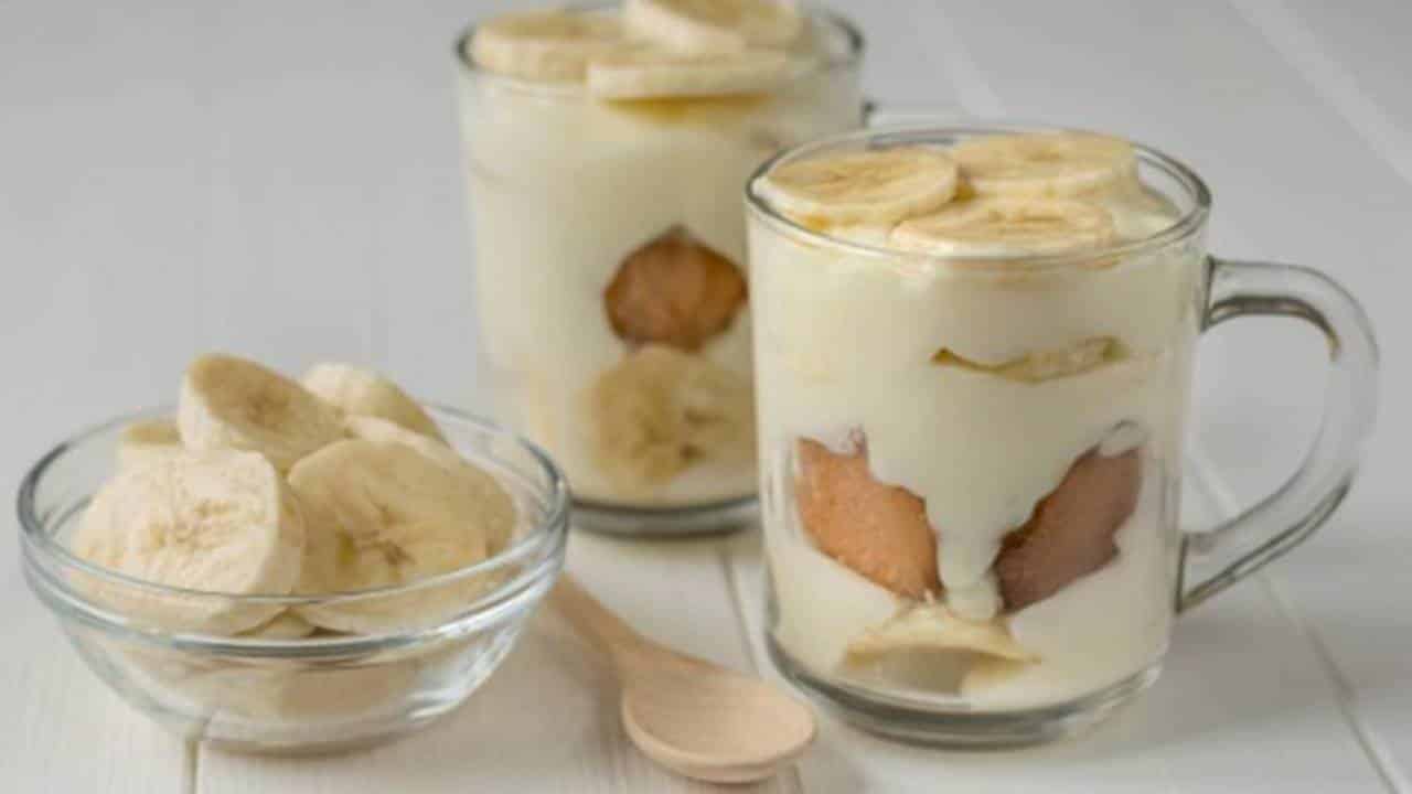 Mousse de banana e biscoito: receita de sobremesa pronta em 5 minutos