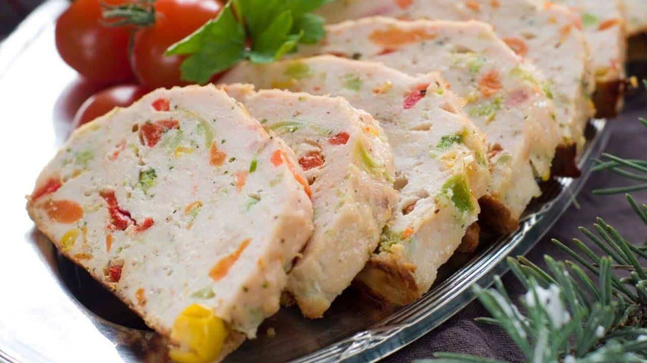 Torta de frango caseira com legumes: uma receita deliciosa e saudável