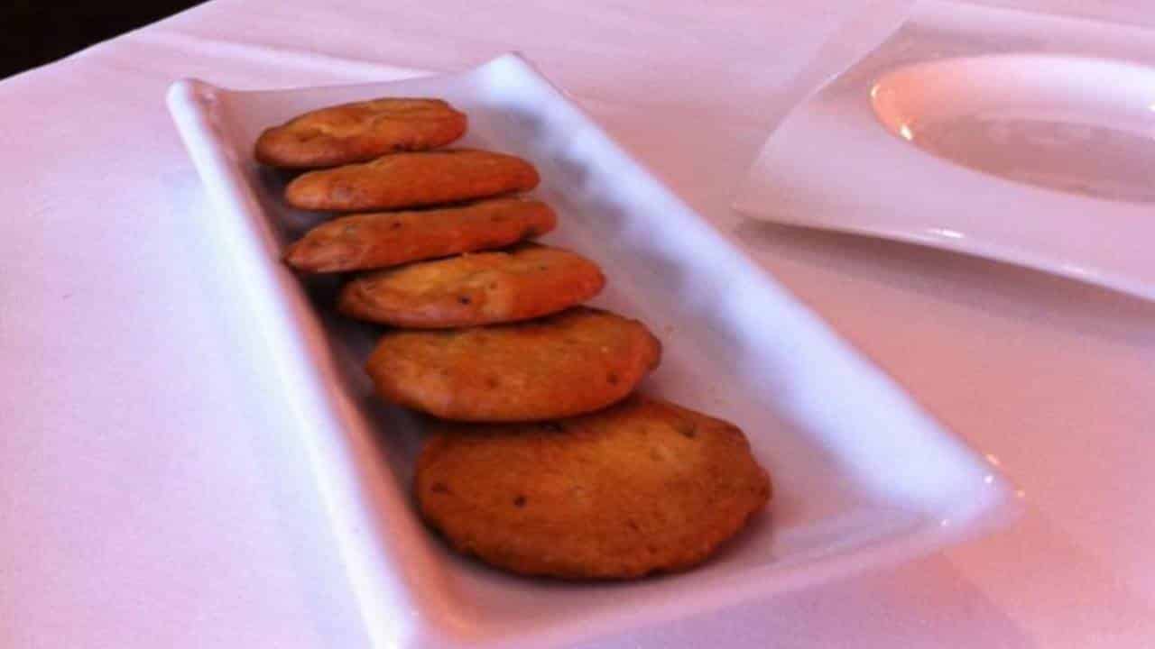 Biscoitos de tomate seco e queijo parmesão