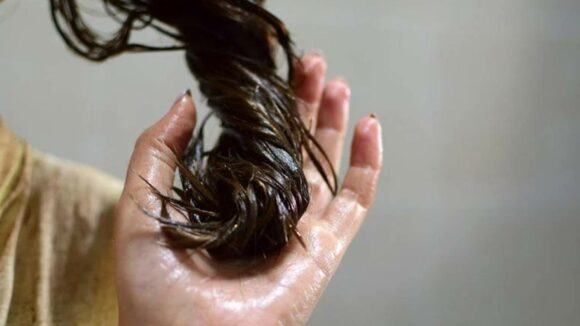 Tratamentos caseiros com óleos para remover pontas duplas do cabelo