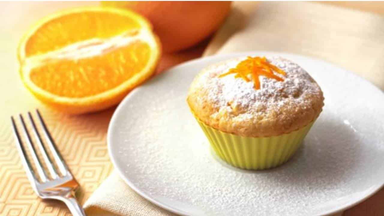 Muffins de laranja e baunilha para o lanche