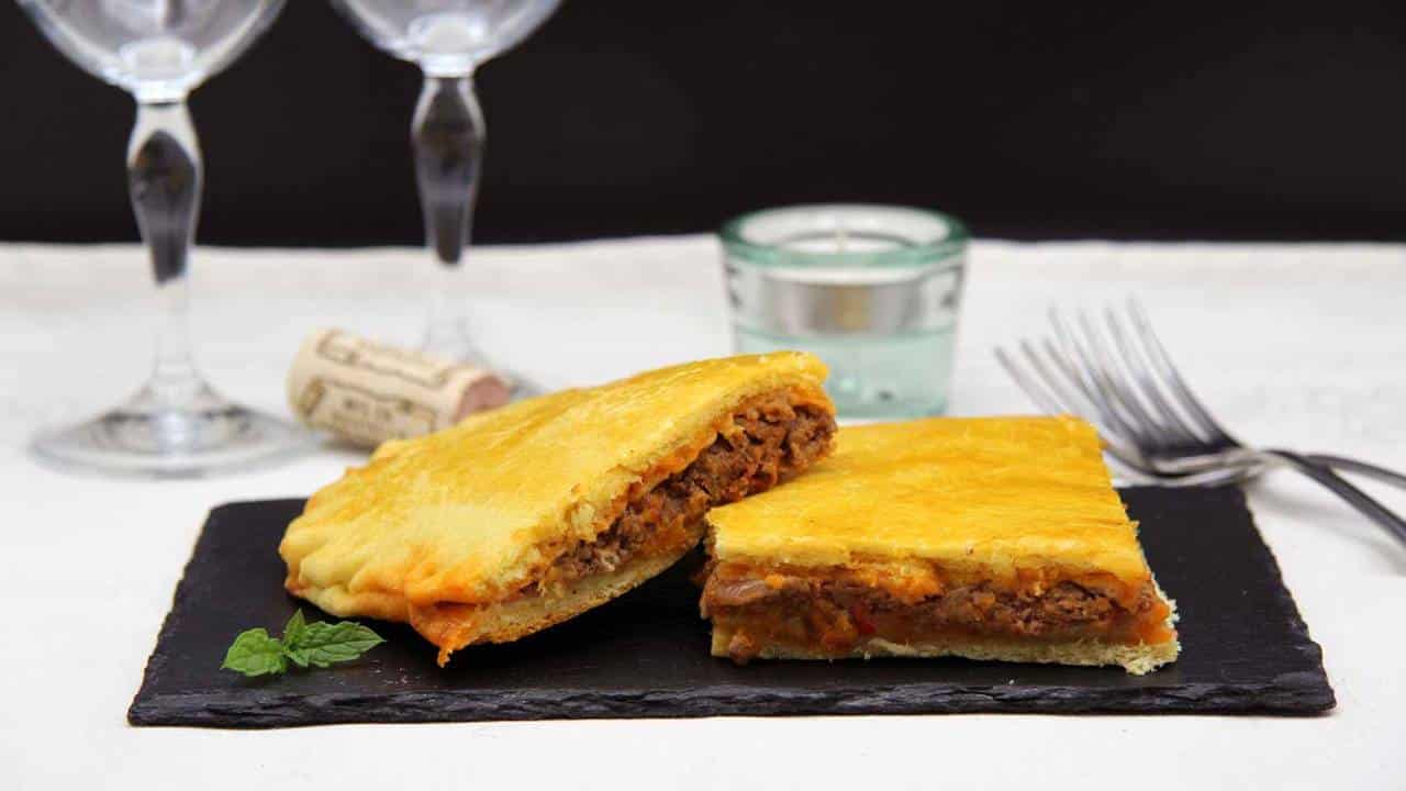 Receita fácil e deliciosa de empanada de carne e legumes para o almoço