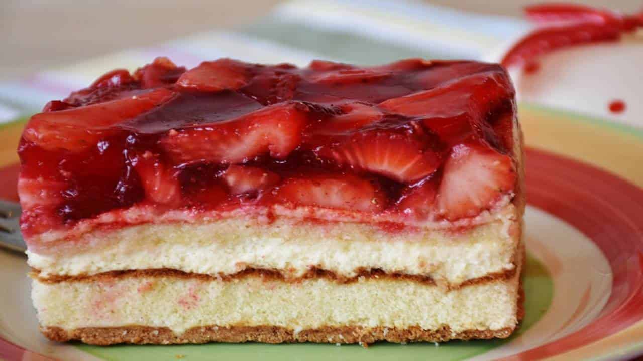 Sem forno! Desfrute de uma deliciosa torta de frutas vermelhas