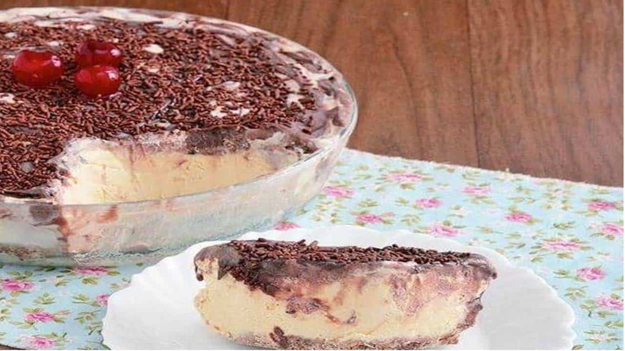 Torta de sorvete e brigadeiro na travessa