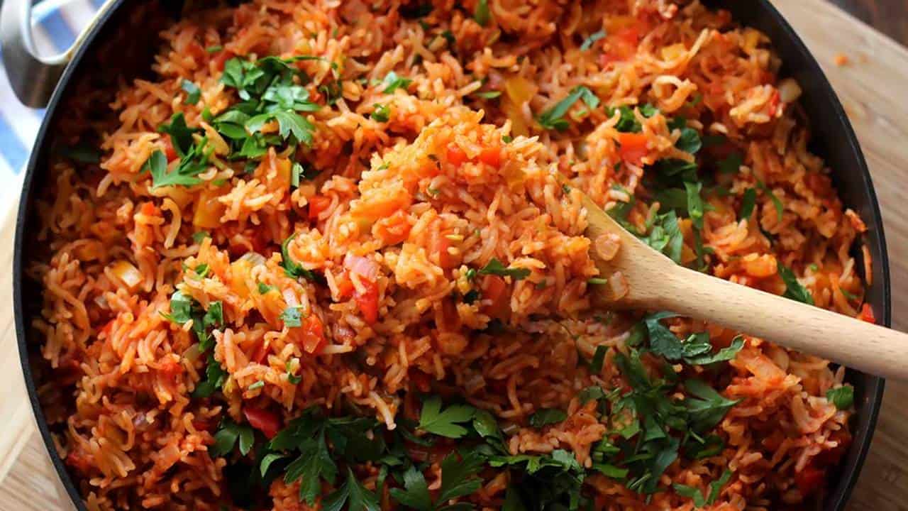 Você conhece a receita do arroz africano Jollof? Veja como fazer