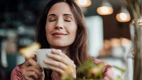 Descubra como beber café para ajudar a perder peso sem se exercitar