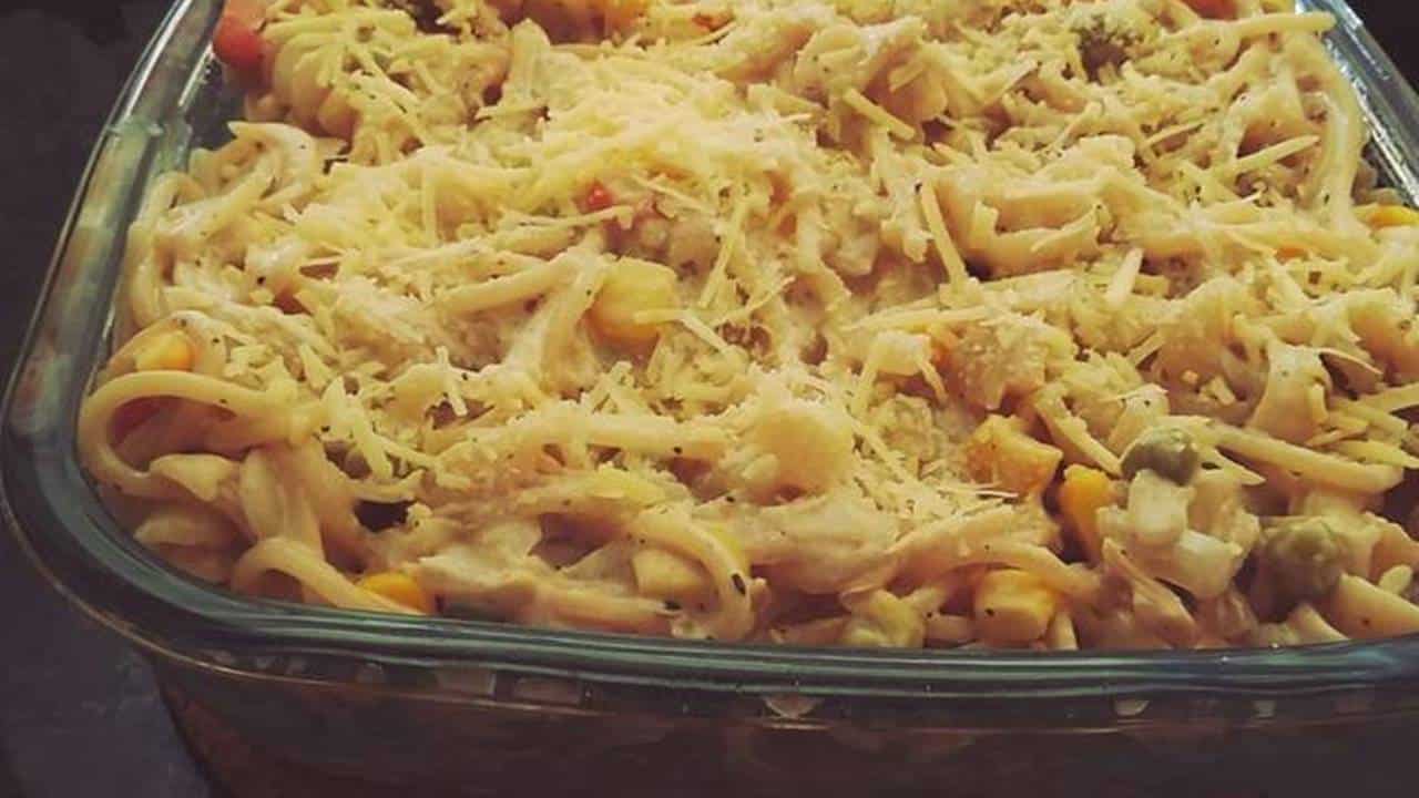 Macarrão gratinado com frango e queijo: uma receita muito saborosa