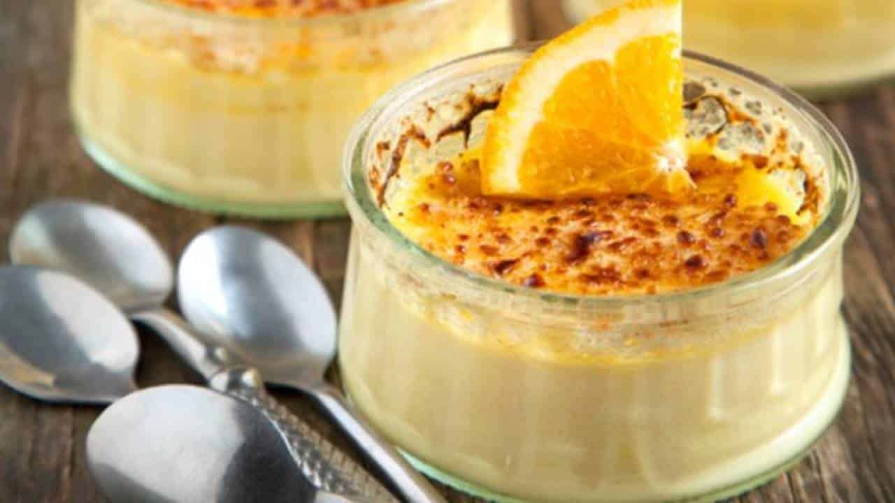 Receita de Creme Brûlée de batata-doce e tangerina sem glúten