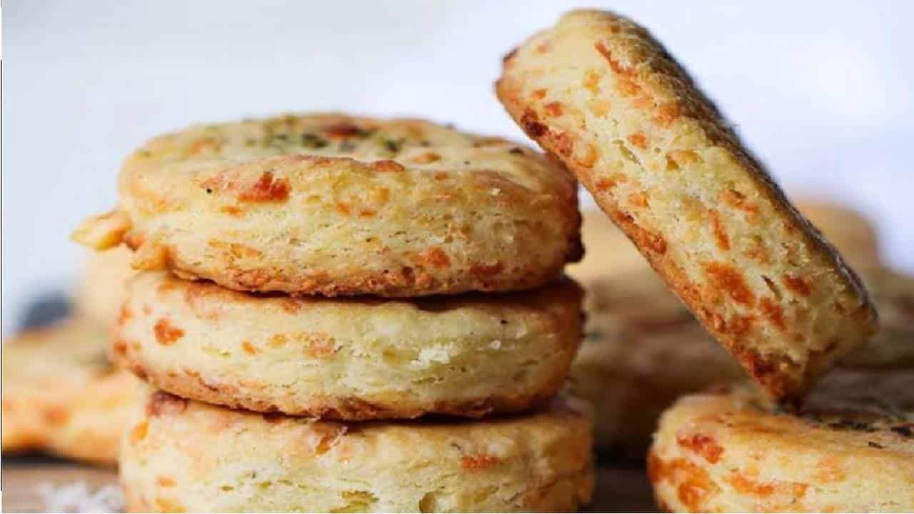 Scones de queijo deliciosos e fáceis de fazer