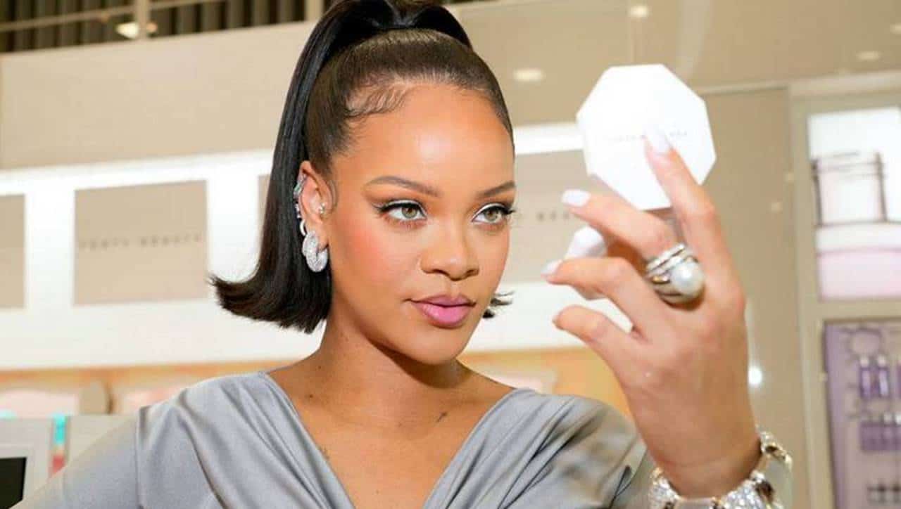 Duas vitaminas que Rihanna usa para se manter jovem e bonita