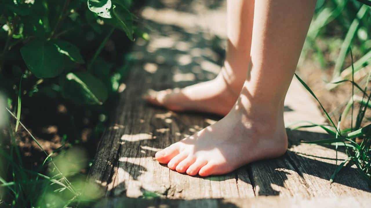 Óleos essenciais para eliminar fungos nas unhas de forma caseira