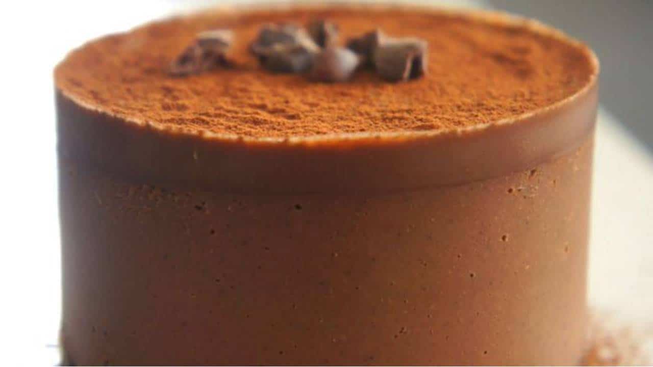 Hoje vamos ensinar a preparar uma deliciosa panna cotta de chocolate para celebrar o Dia Internacional do Chocolate com um doce perfeito e fácil de fazer