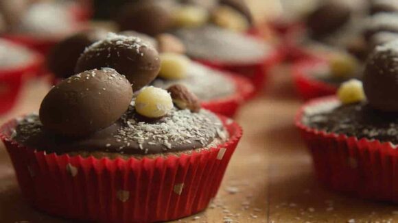 Receita para preparar uns muffins de chocolate rápido e fácil