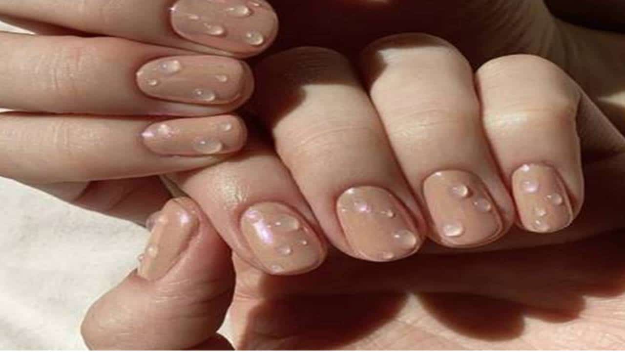 Como fazer a tendência de manicure efeito molhado