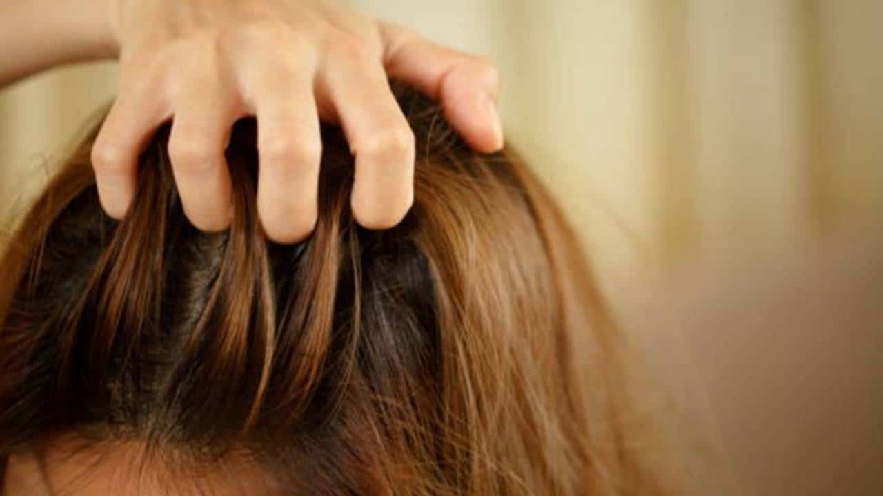 Método surpreendente para remover a oleosidade do seu cabelo