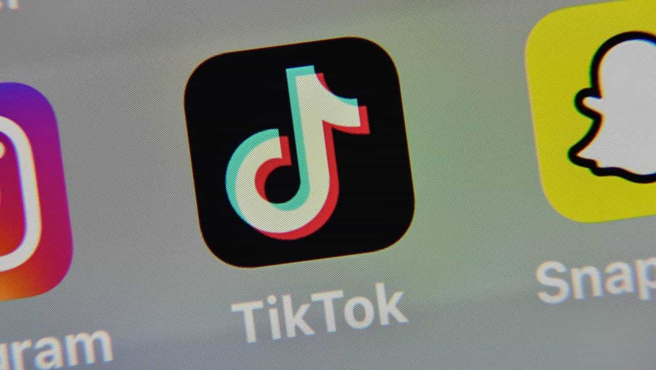 Após vários meses de testes, os usuários do TikTok agora podem usar esse novo botão de dislike que servirá para avaliar comentários