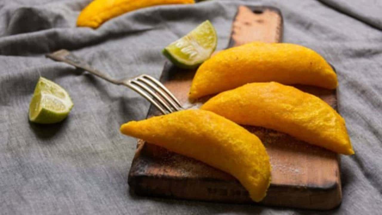 Empanada de queijo frita: receita de aperitivo digno dos deuses