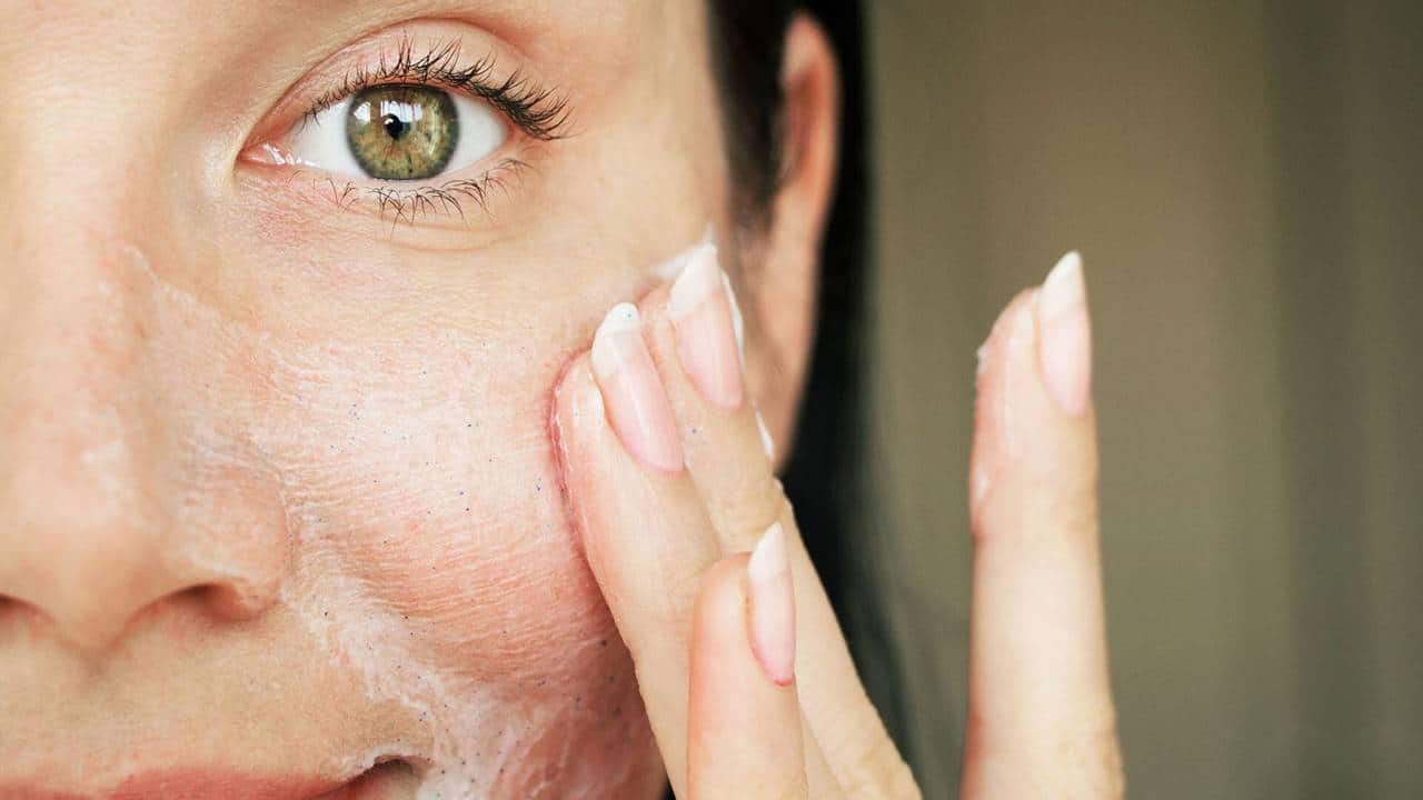 3 hábitos de beleza que podem estar arruinando sua pele