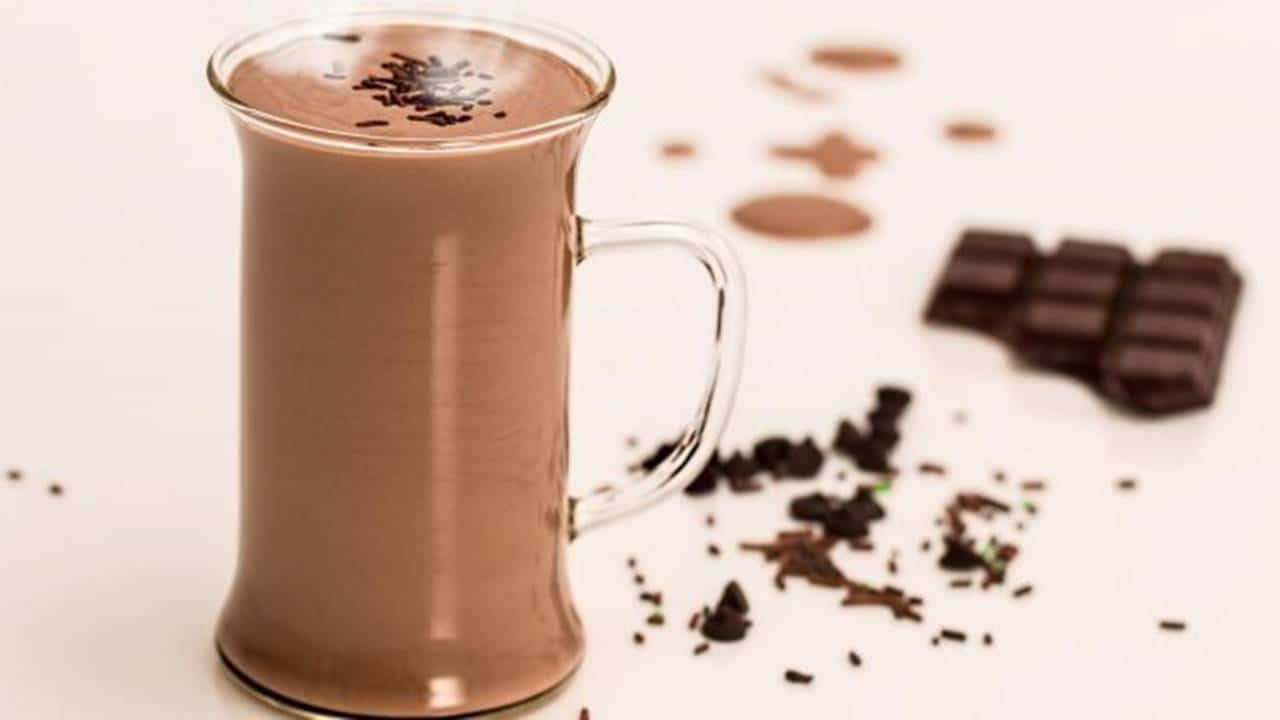 Receita de chocolate quente caseiro com um toque picante