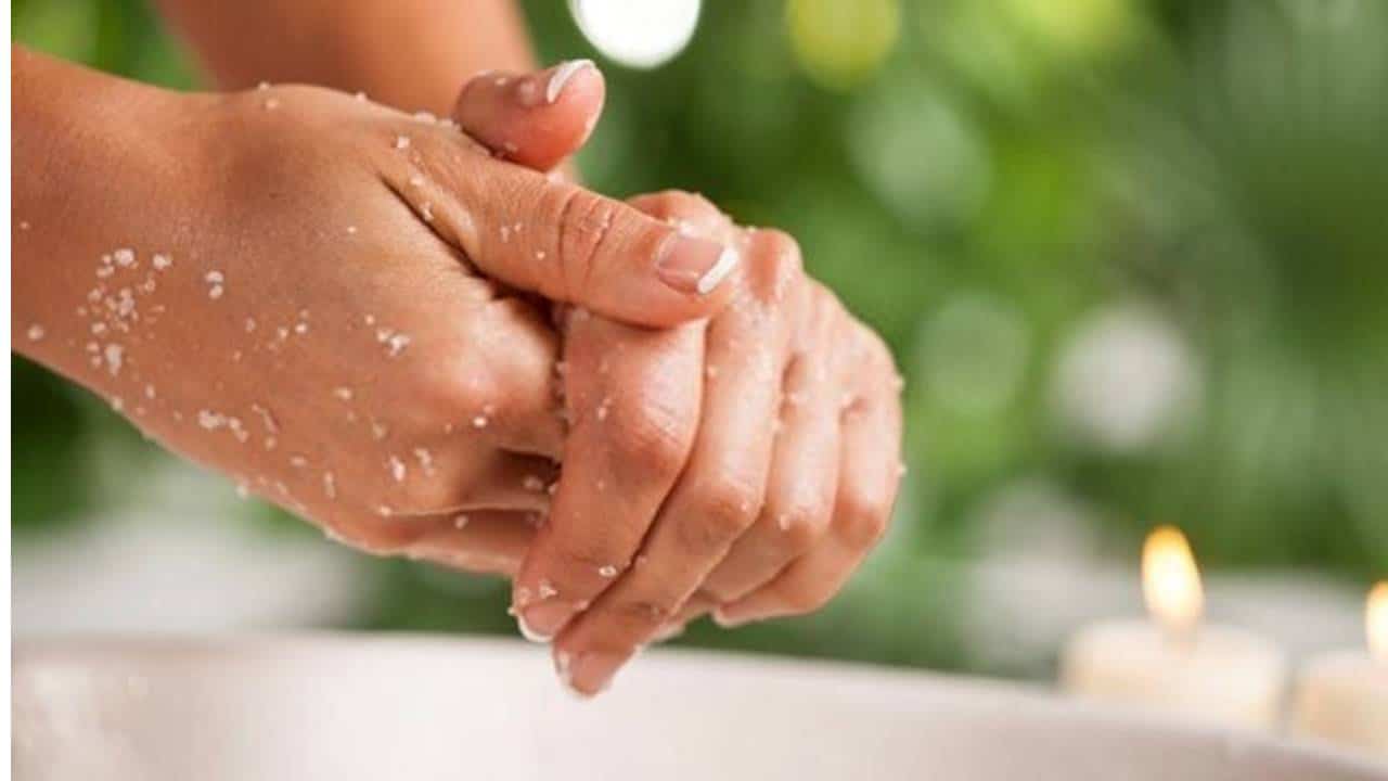 Máscaras para mãos e unhas: 3 receitas caseiras fáceis e eficazes