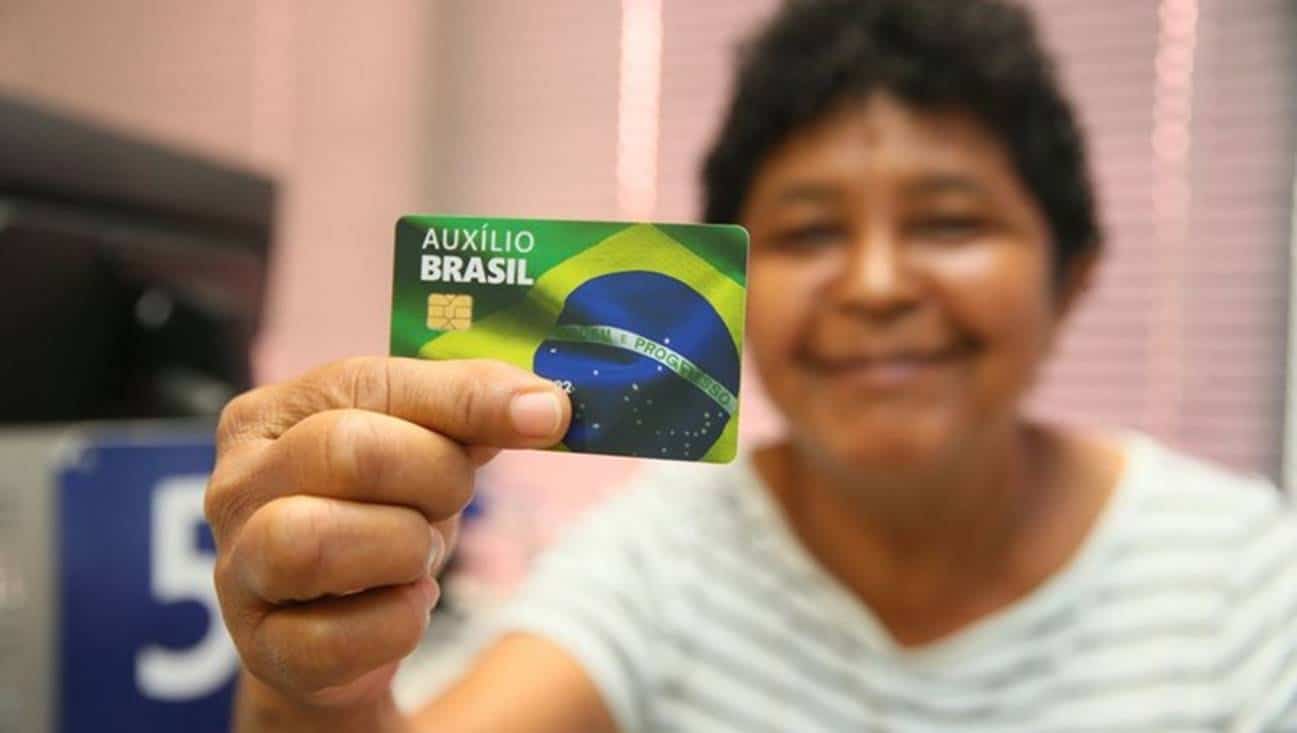 Caixa paga AUXÍLIO BRASIL a beneficiários de NIS de final 7