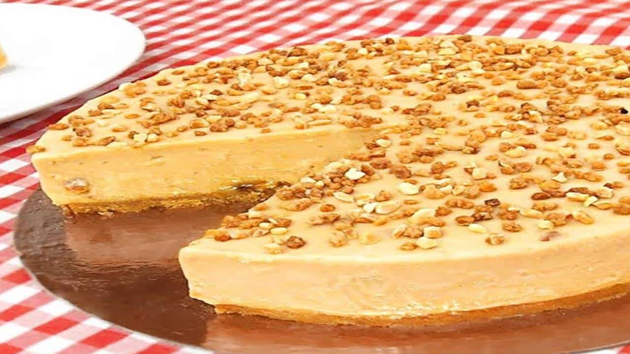 Bolo de nougat sem forno, fácil e delicioso