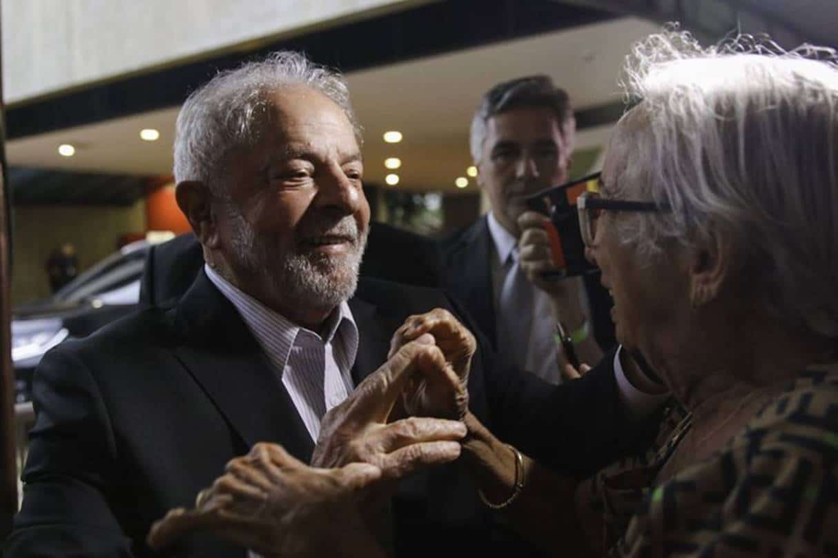 Lula derruba aumento de Bolsonaro e Salário Mínimo 2023 fica acima do esperado