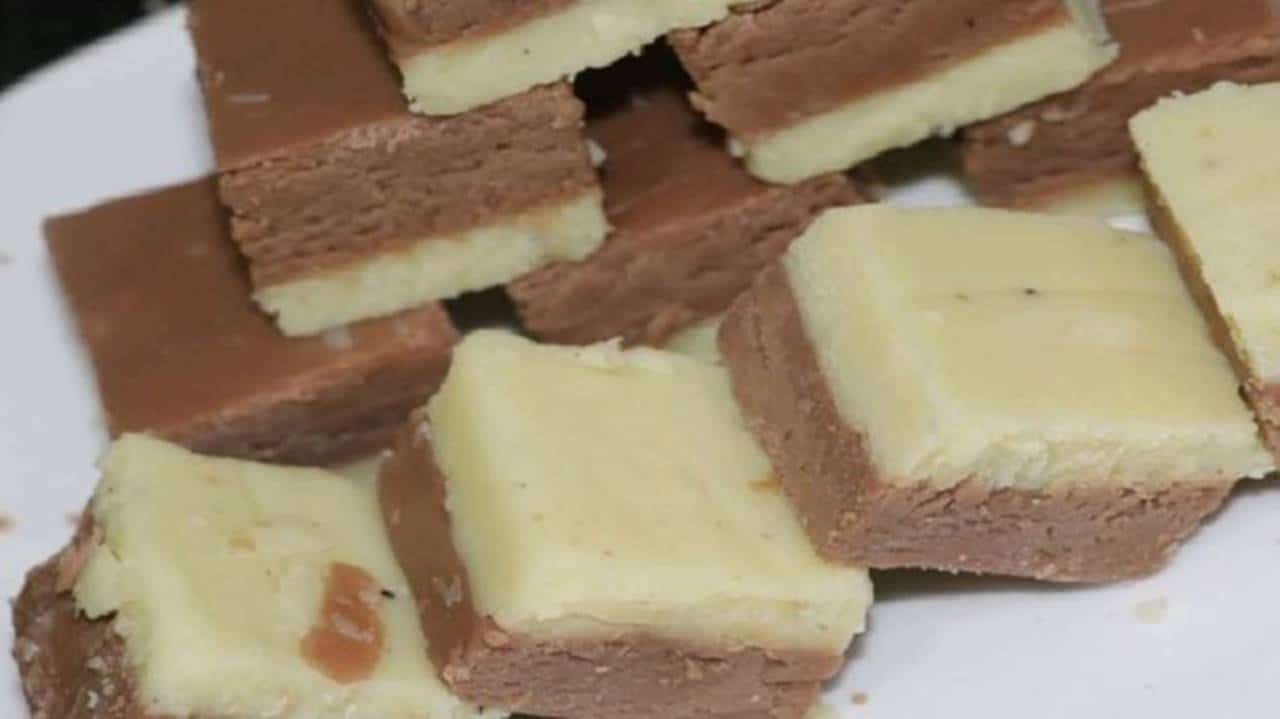 Burfi de chocolate e caramelo