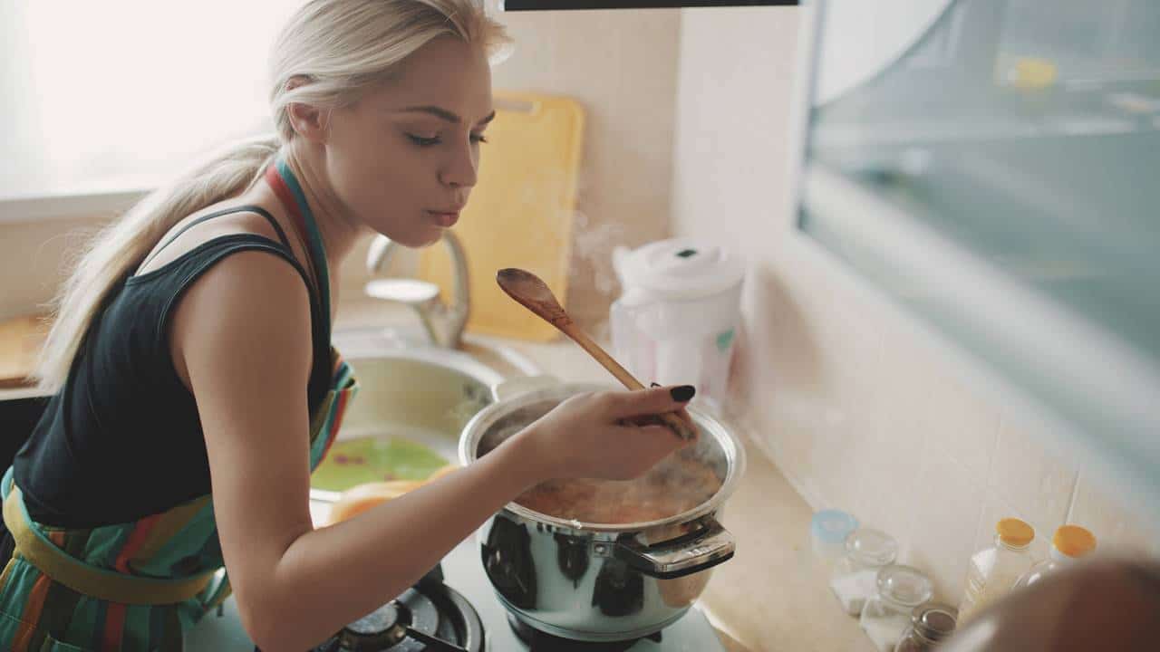 Pare de fazer errado: Esses são os 7 erros ao cozinhar feijão faz você gastar muito mais gás