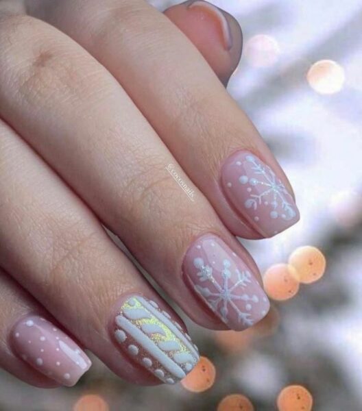 Unhas cor de rosa para o Natal: 5 designs incríveis que você precisa conhecer