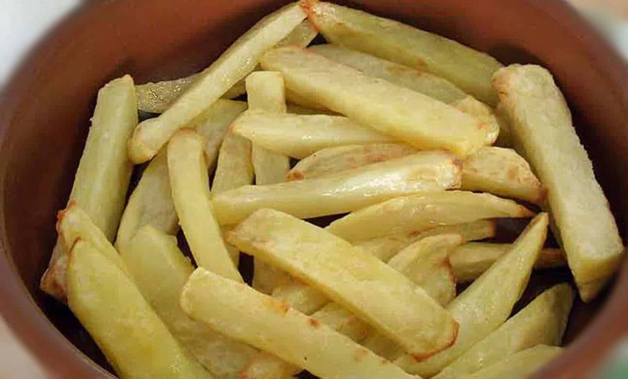 Faça Batatas Fritas sem óleo: os ingredientes são os mesmos, mas o método é incrível