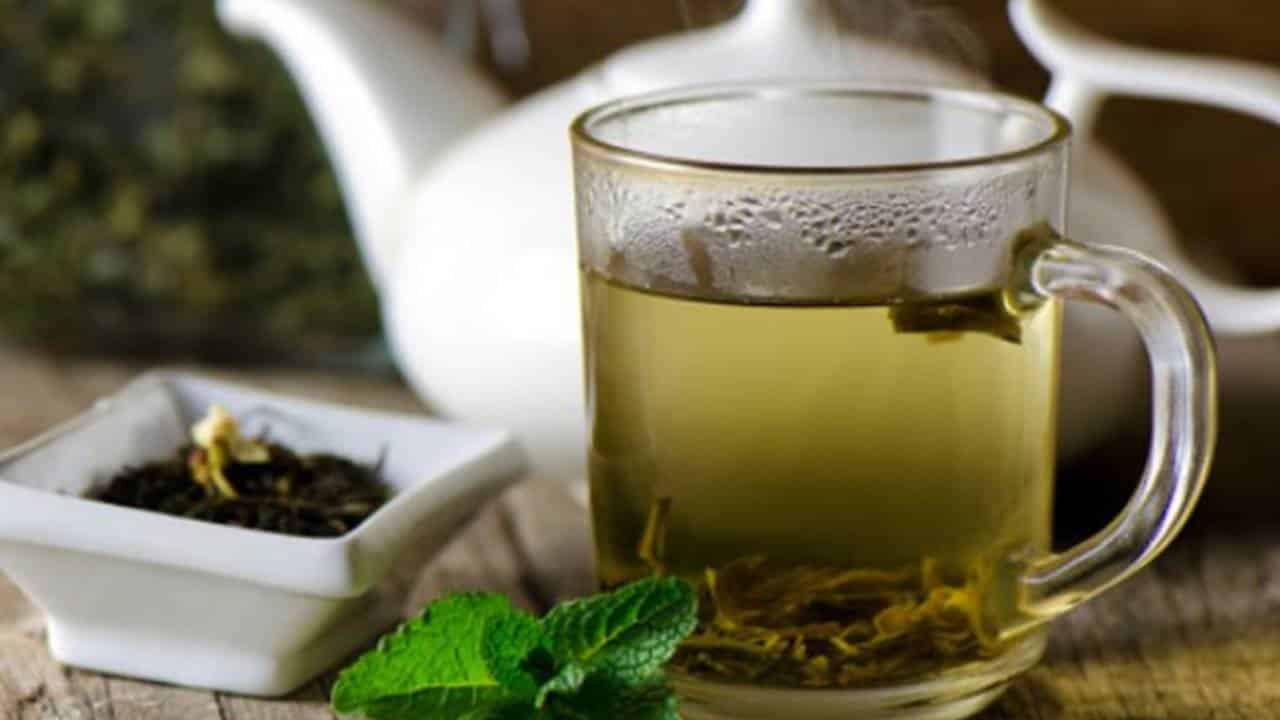 Você conhece o benefícios da mistura de chá verde e hortelã?