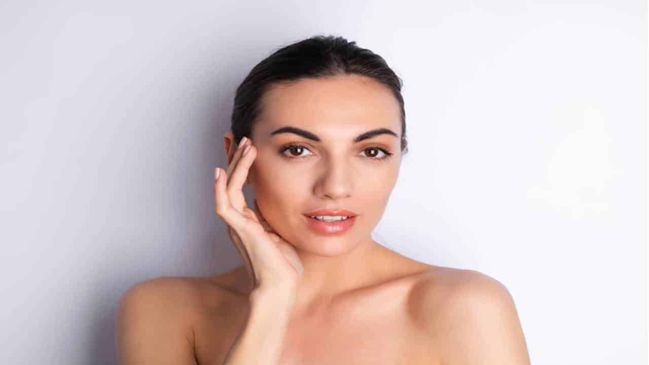 5 maneiras de restaurar o colágeno do seu rosto naturalmente