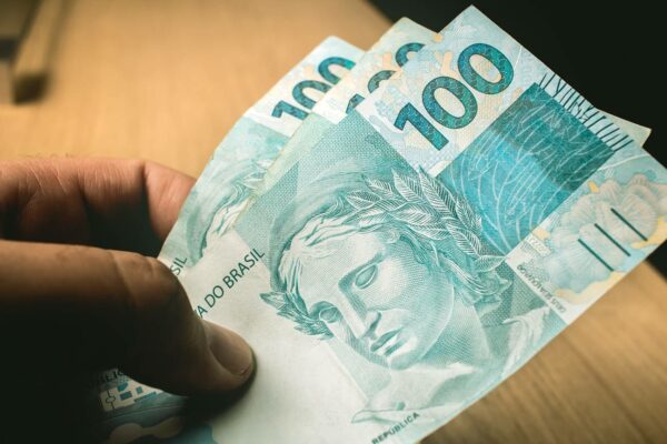 Novo valor do salário mínimo será mais de R$ 1.400 em 2024