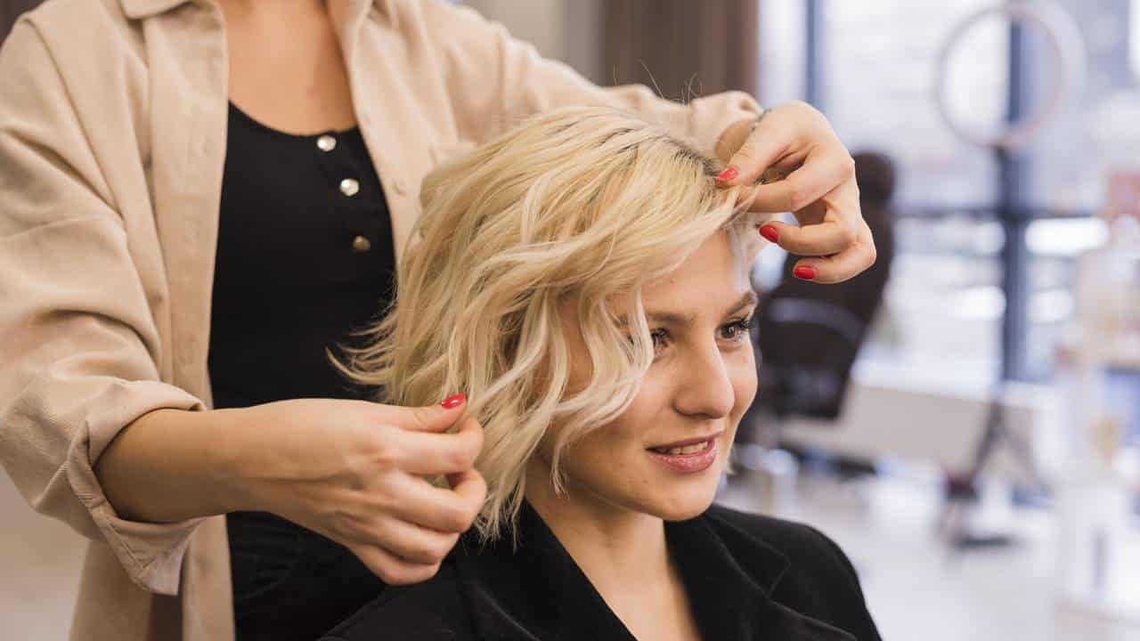 3 CORTES de CABELO que te fazem parecer mais MAGRA e JOVEM