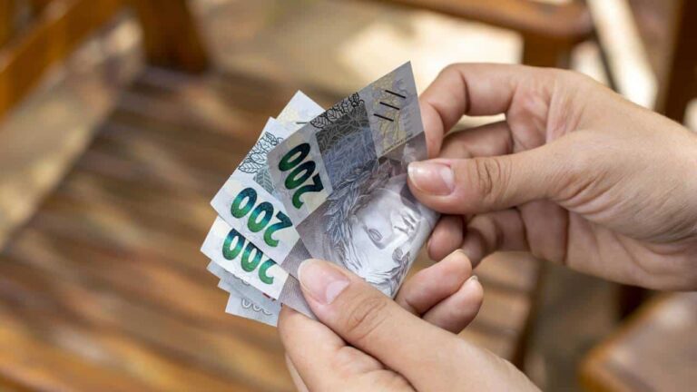 signos auxílio com mais dinheiro