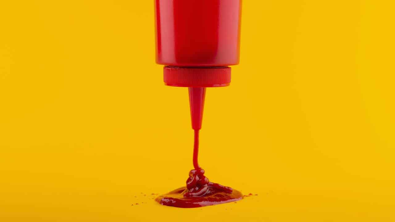 A forma inusitada de usar ketchup