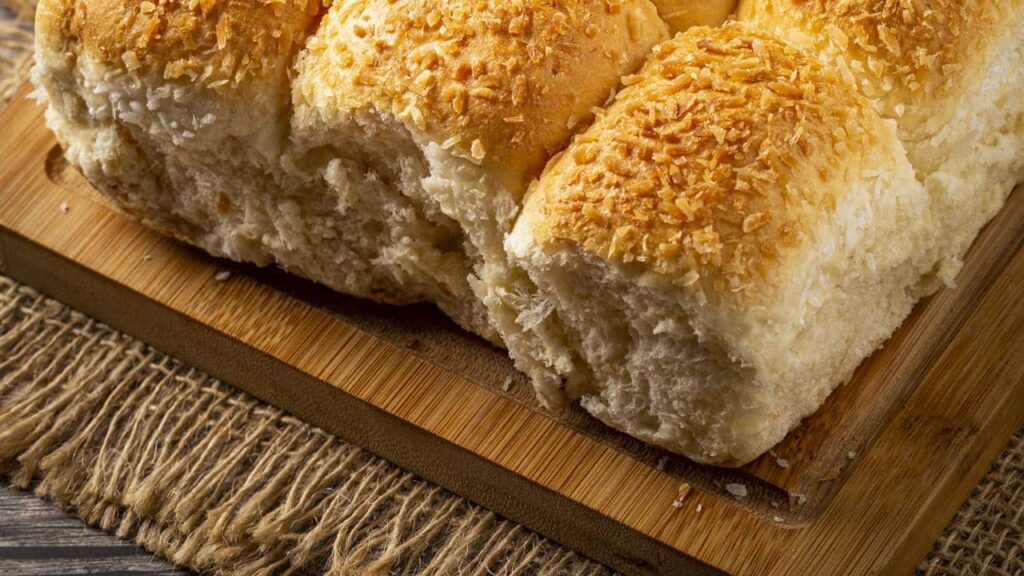 Bata tudo no liquidificador e faça um pão de arroz em poucos passos