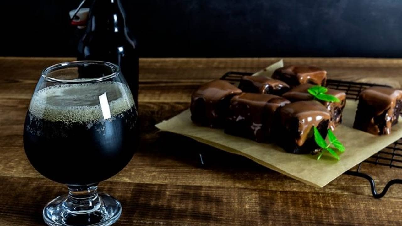 Brownie com cerveja preta: uma receita diferente para surpreender sua família