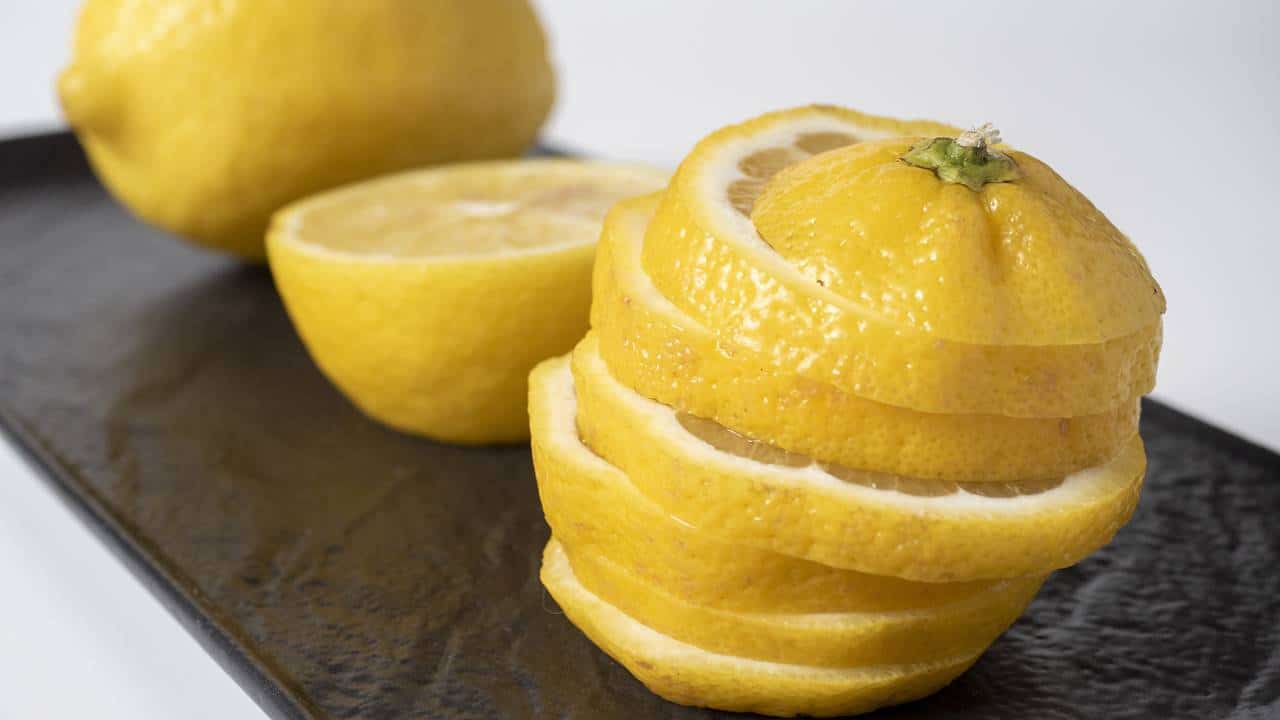 Sempre tome suco de limão em casa por estes 6 motivos