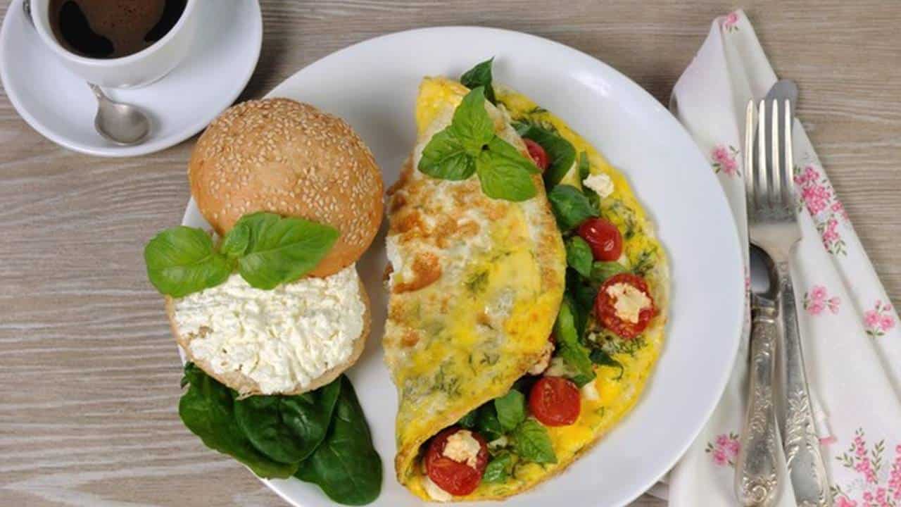 Omelete com legumes: uma receita leve e deliciosa para começar dia 