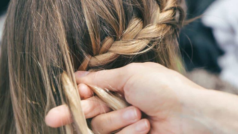 Penteados com tranças e cabelo solto LINDOS E ELEGANTES