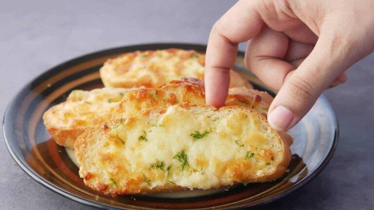 Receita muito Fácil: pão de alho super gostoso num toque de mágica