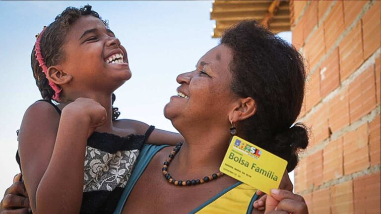 Confirmado Bolsa Família de R$ 900 para estas pessoas a partir março